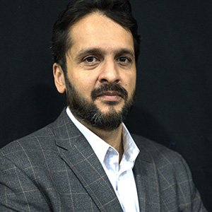 Dr. Owais Aziz Headshot – crop copy